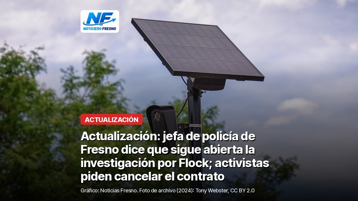 Foto de archivo de una cámara lectora de placas Flock con panel solar sobre un poste, con el titular de la nota
