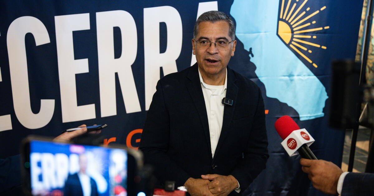 Xavier Becerra, candidato demócrata a gobernador de California, en un acto de campaña