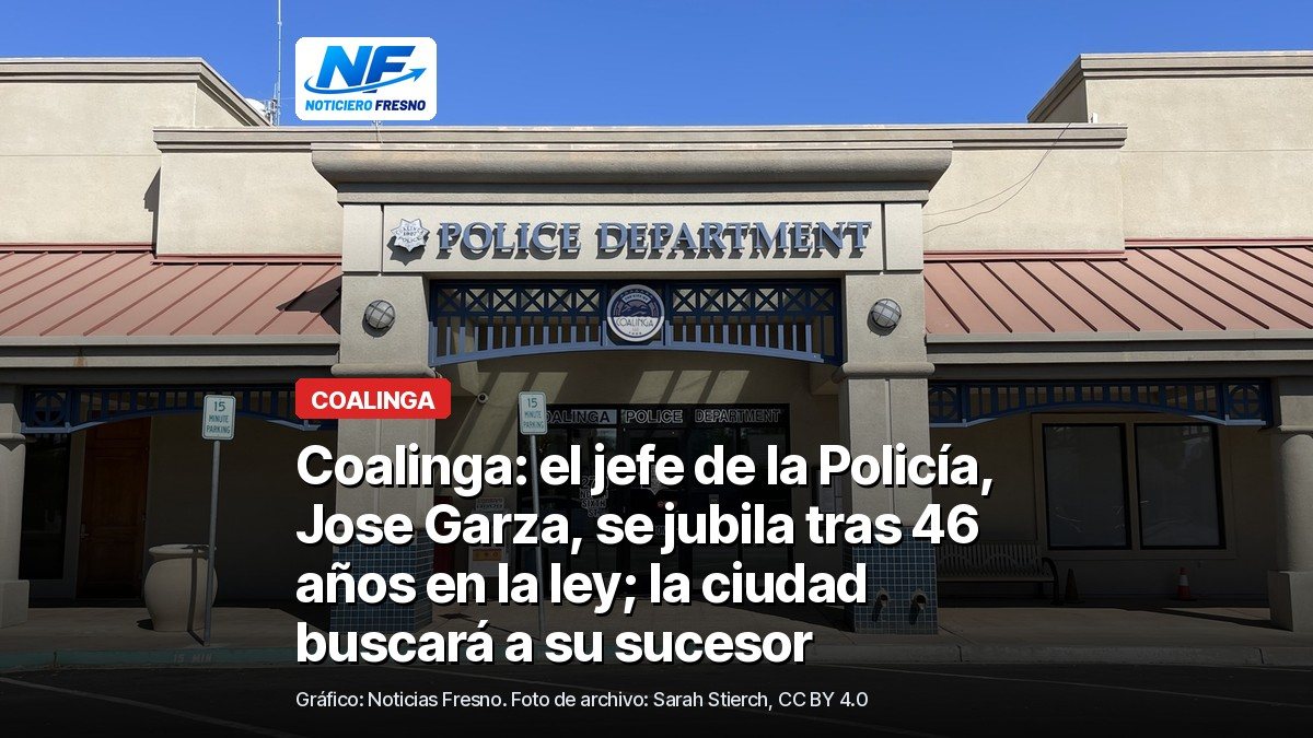 Foto de archivo de la entrada del edificio del Departamento de Policía de Coalinga, con el titular de la nota