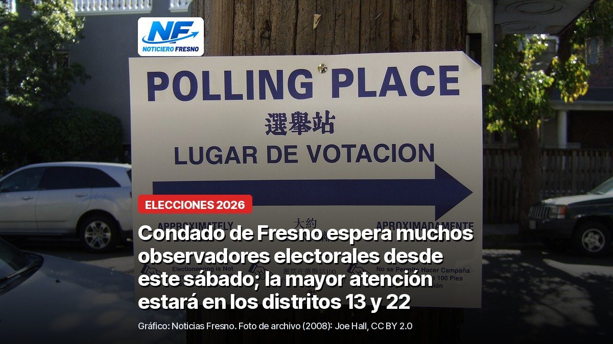 Foto de archivo de 2008 de un letrero bilingüe que dice Polling Place, Lugar de votación, con el titular de la nota; no es de un centro de votación del condado de Fresno
