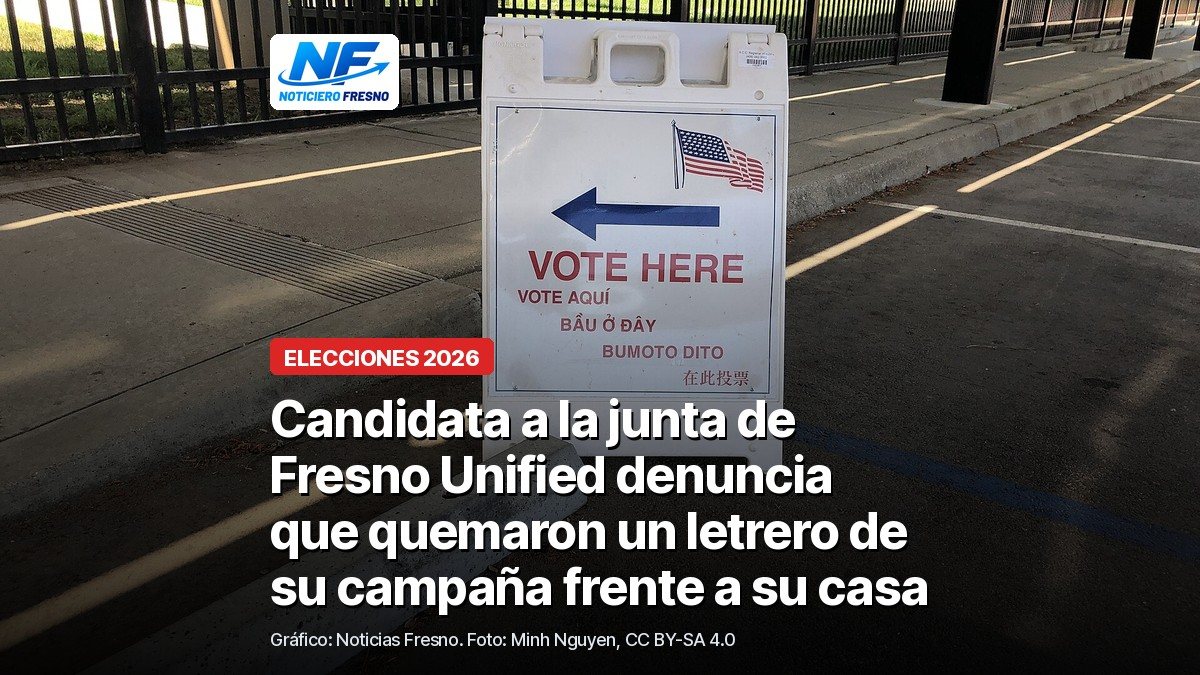 Foto de archivo de un letrero que dice Vote aquí en varios idiomas, tomada en Gilroy, con el titular de la nota; no es una foto de Fresno ni del letrero dañado