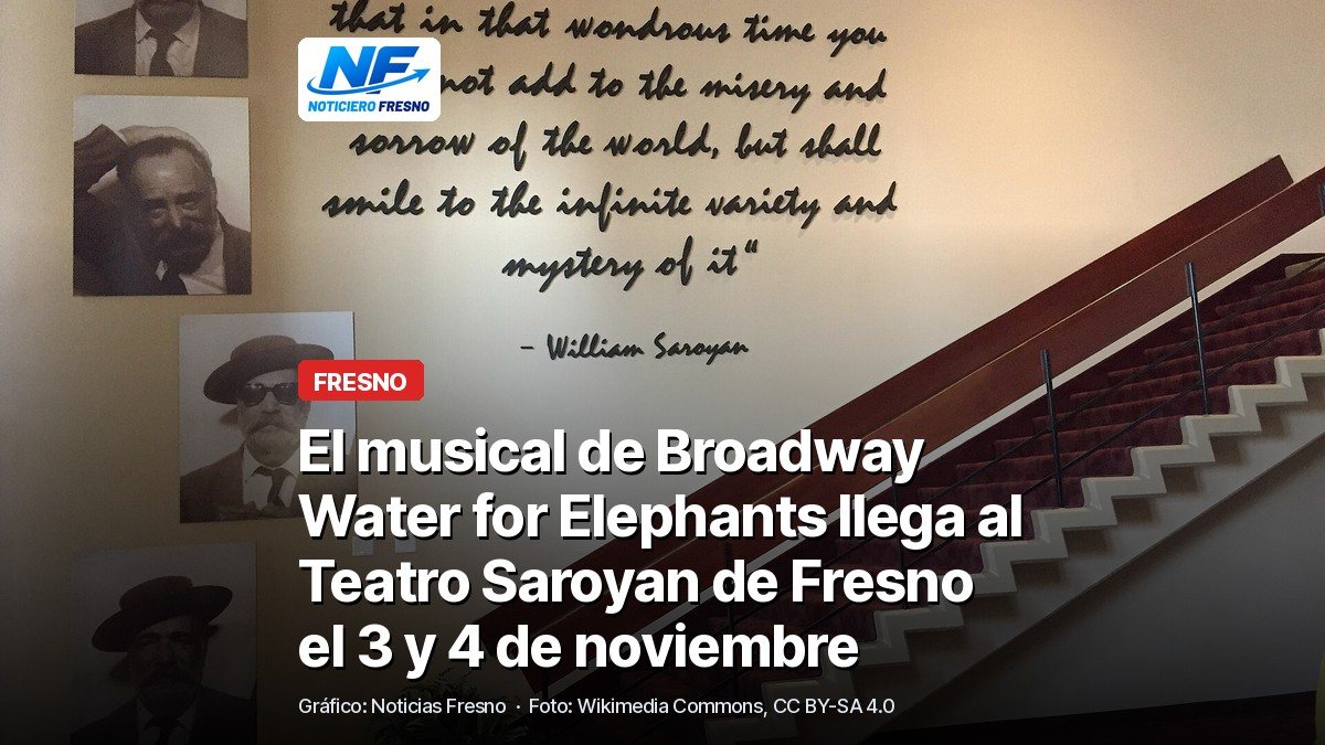 Vestíbulo del Teatro William Saroyan de Fresno con fotos del escritor y una escalera, con el titular de la nota